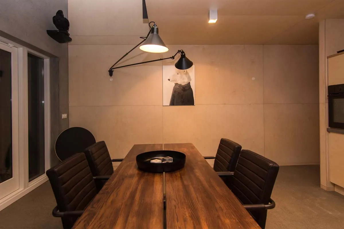 Apartment 15B: Dining table for six